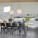 Lyly - 100m From The Sea By Interhome 펜션 *