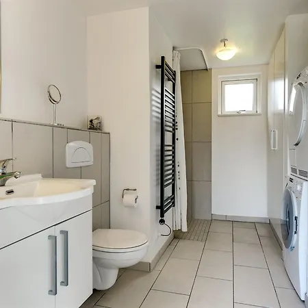 בית נופש Lyly - 100m From The Sea By Interhome